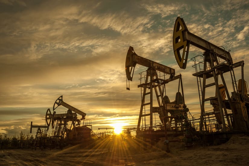 النفط يحقق مكاسب للأسبوع الثاني بسبب التوتر في الشرق الأوسط