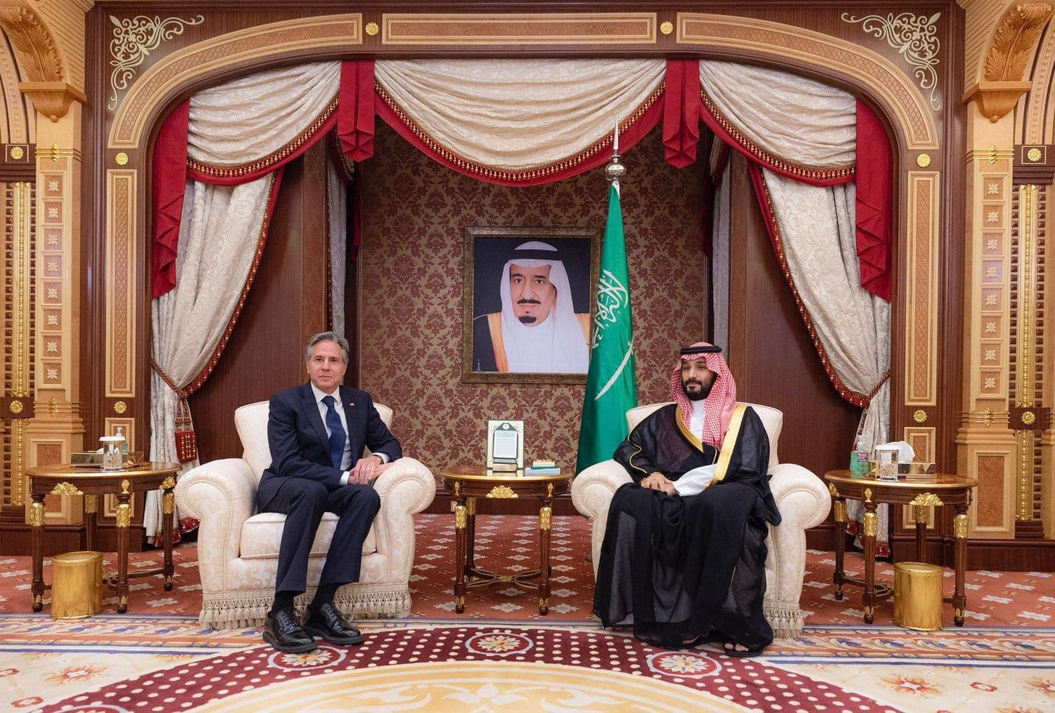 ولي العهد السعودي يجري مباحثات مع وزير الخارجية الأميركي