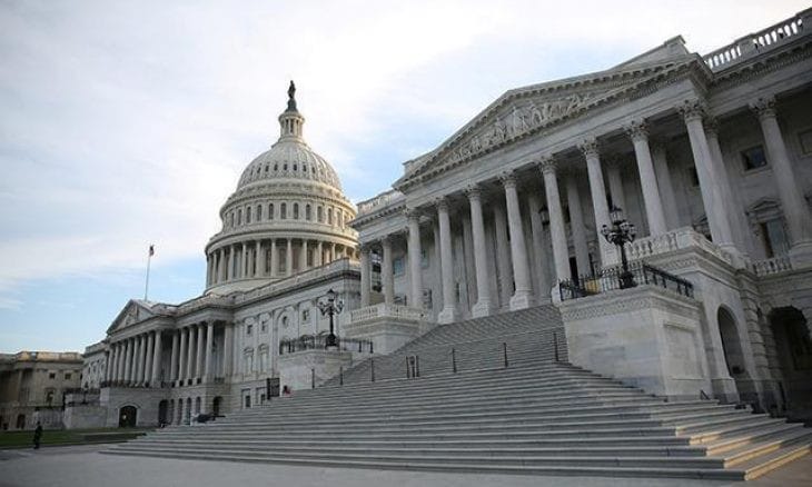 "الكونغرس" الأميركي يتجنب إغلاق الحكومة ويقر مشروع ميزانية بـ 1.2 تريليون دولار
