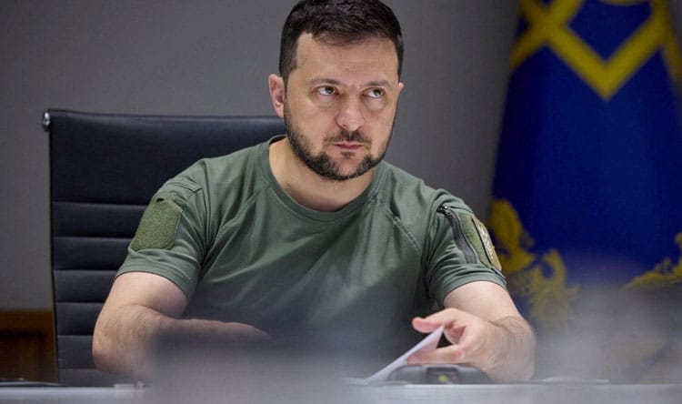 زيلينسكي للغرب: أنقذوا أوكرانيا بإرسال أنظمة دفاع جوي