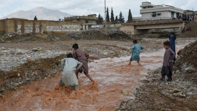 أمطار غزيرة تودي بـ41 شخصاً في باكستان في ثلاثة أيام