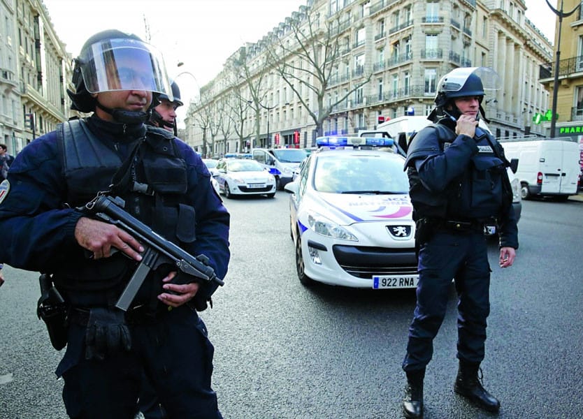 فرنسا تحبط 74 هجوما إرهابيا منذ عام 2015.. وتطرد ألف شخص