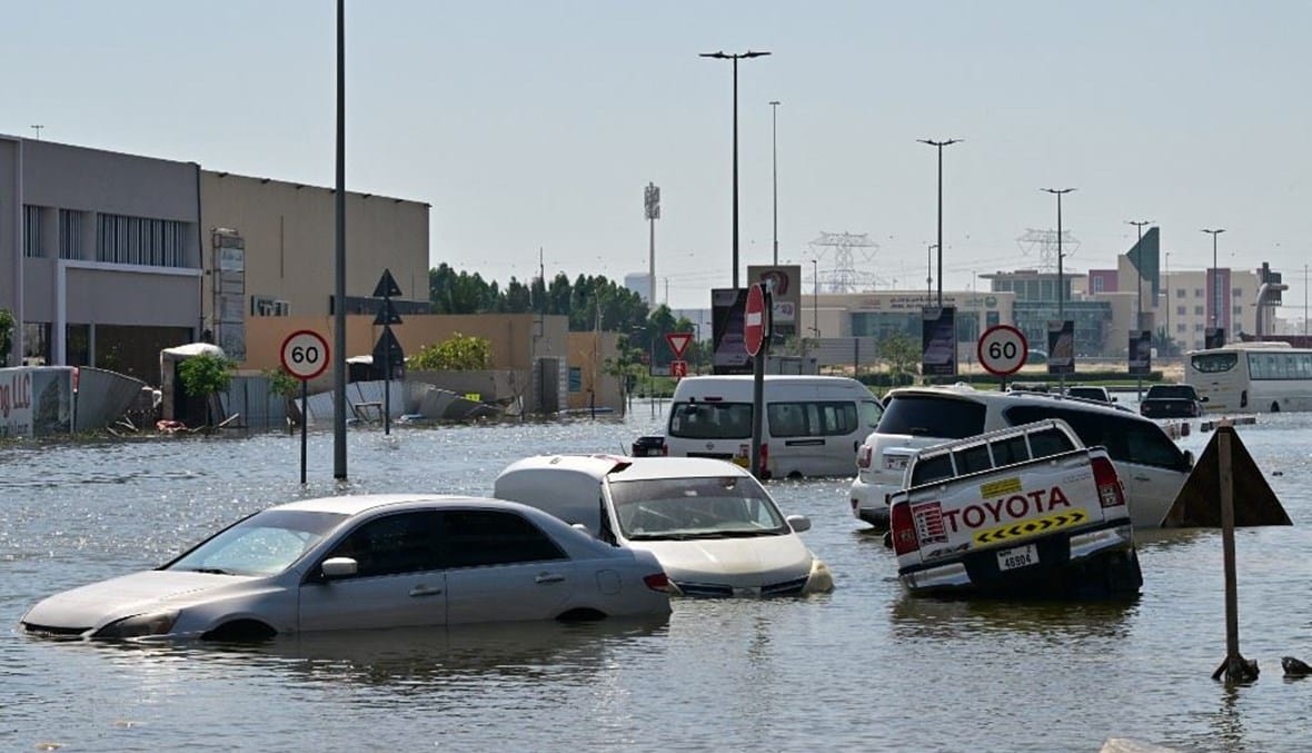 الطقس السيئ في الإمارات يخلّف 4 وفيات واستمرار تعطّل مطار دبي