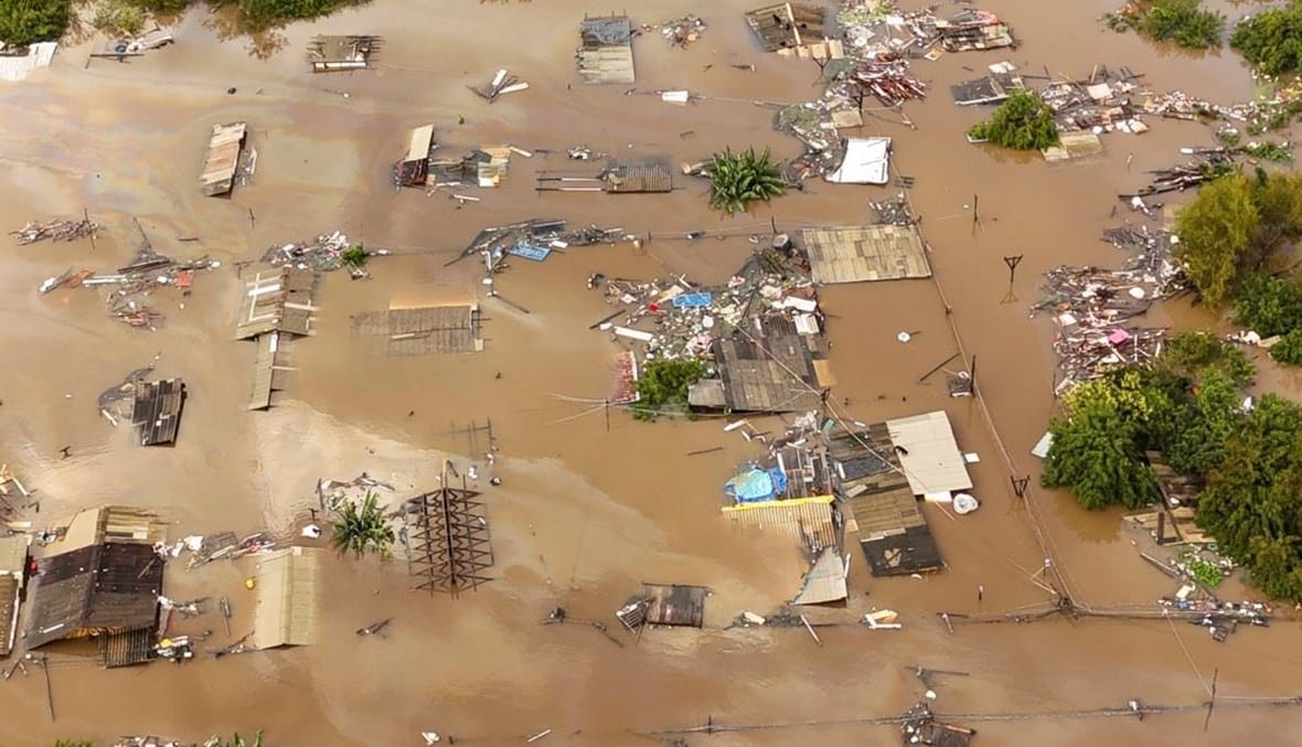 شوارع غارقة في المياه وعشرات القتلى والمفقودين... البرازيل تسابق الزمن لإغاثة المتضرّرين من الفيضانات المدمّرة