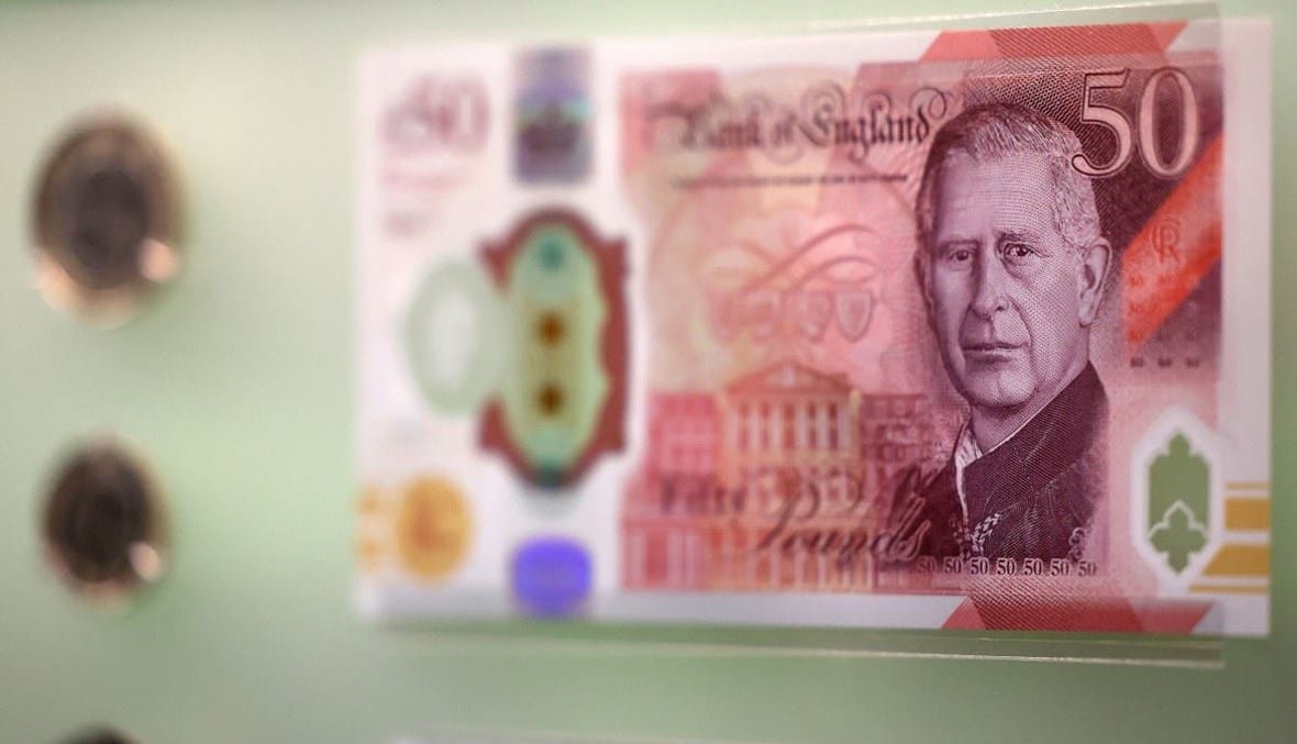 بريطانيا تبدأ تداول أوراق نقديّة عليها صورة الملك تشارلز الثالث