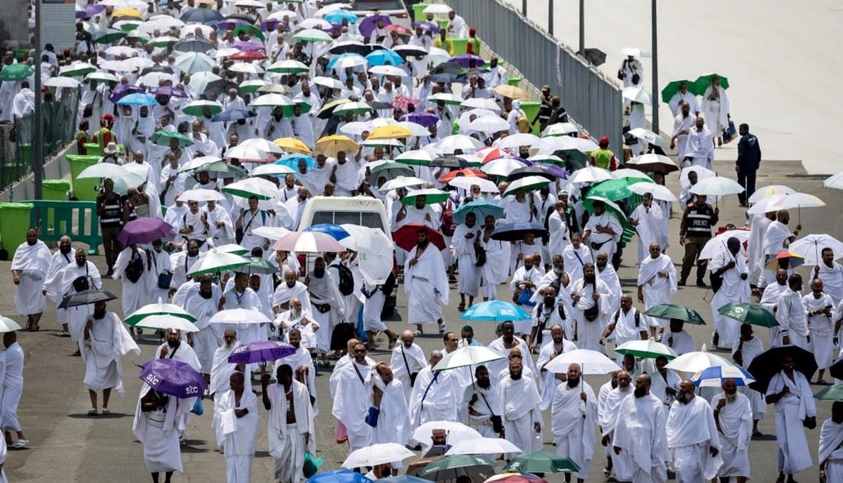 بعد المبيت في منى... الحجاج يقفون على جبل عرفة اليوم لأداء "الركن الأعظم"