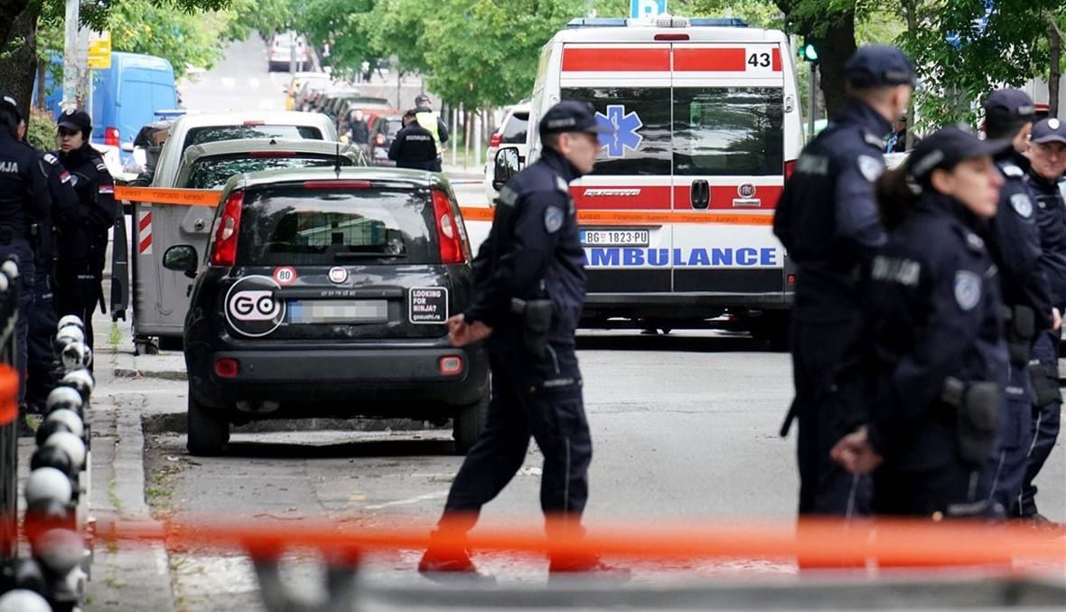 جرح شرطي أمام السفارة الإسرائيلية في بلغراد ومقتل المهاجم