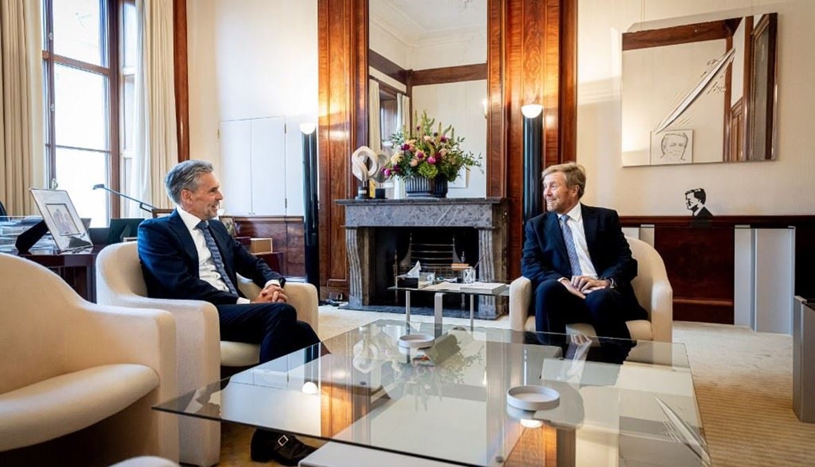هولندا: رئيس الوزراء الجديد ديك شوف يؤدي اليمين ويتعهّد ضبط الهجرة