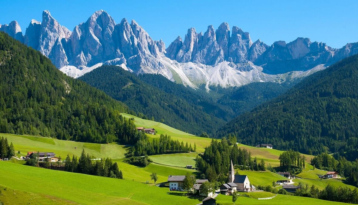 سويسرا تُحاول ضبط أعداد الزوار لتجنّب السياحة المفرطة