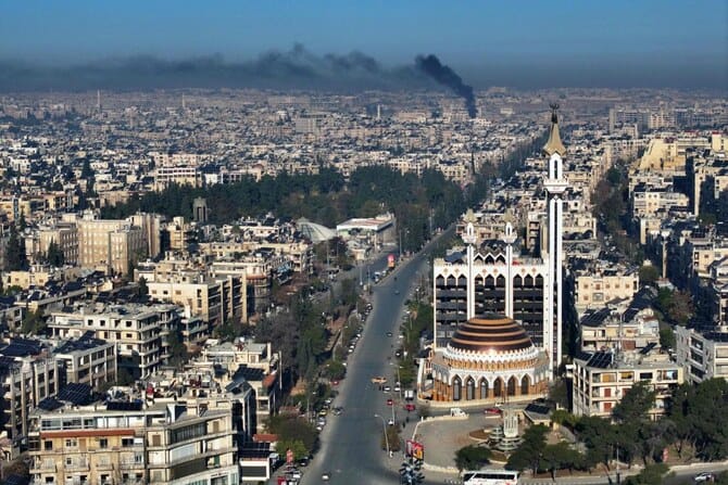 مقاتلو الفصائل السورية يعلنون دخول حماة... والجيش السوري ينفي