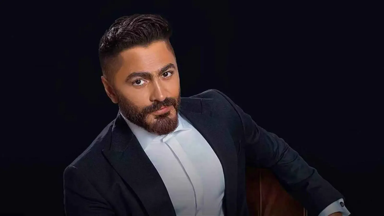 تامر حسني يفضح شبكة احتيال ضخمة تتاجر باسمه في العراق