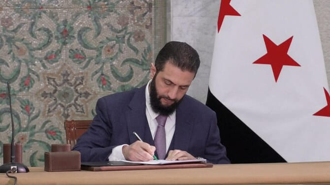 ماكرون يستقبل الشرع بباريس الأربعاء في أول زيارة للرئيس السوري لأوروبا