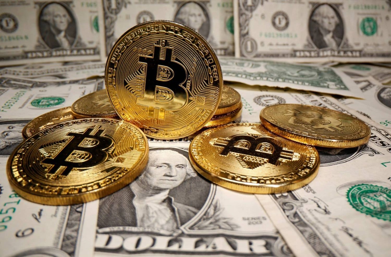 سعر بيتكوين يتجاوز 104 ألف دولار مع تقدم محادثات أميركا والصين
