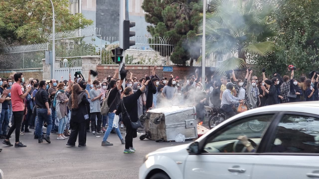 الغضب الشعبي يجتاح المدن من جديد… والاحتجاجات تنذر بانتفاضة لا رجعة فيها