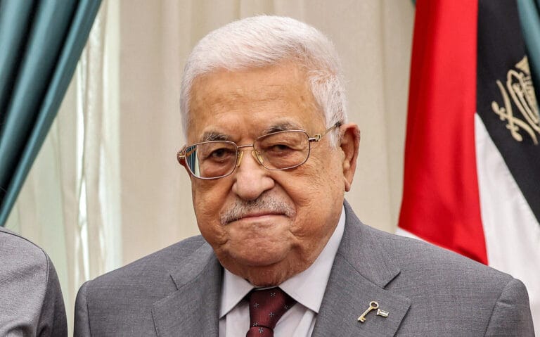 عباس: الدولة الفلسطينية جاهزة لتسلم حكم غزة
