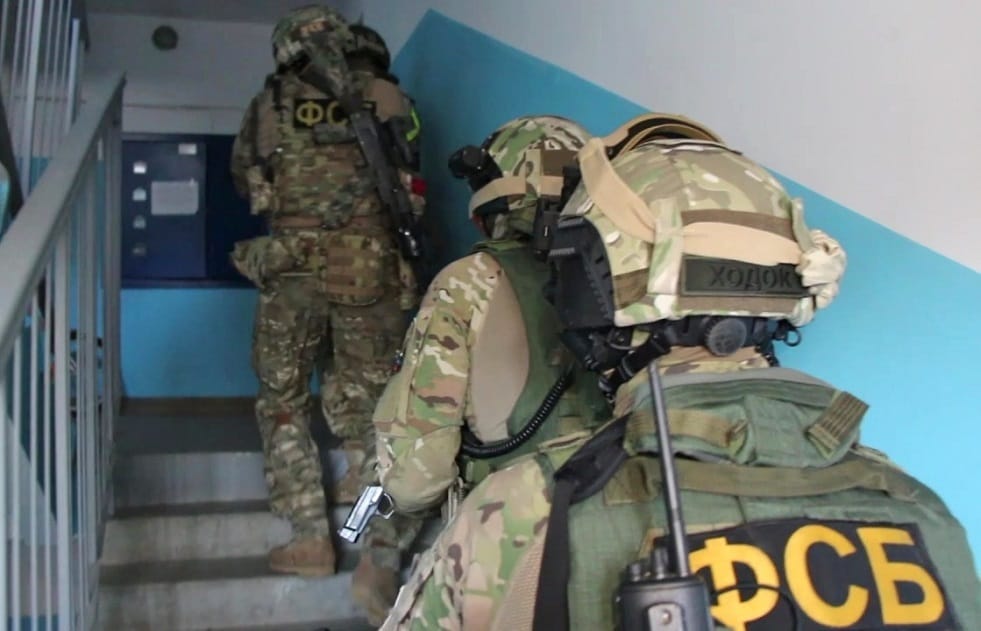قبيل المحادثات مع أوكرانيا.. روسيا تعتقل 6 أشخاص بتهمة التخطيط لهجمات مسلحة