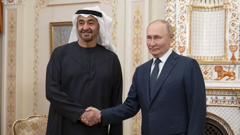 اتصال هاتفي بين محمد بن زايد وبوتين لبحث التطورات الإقليمية