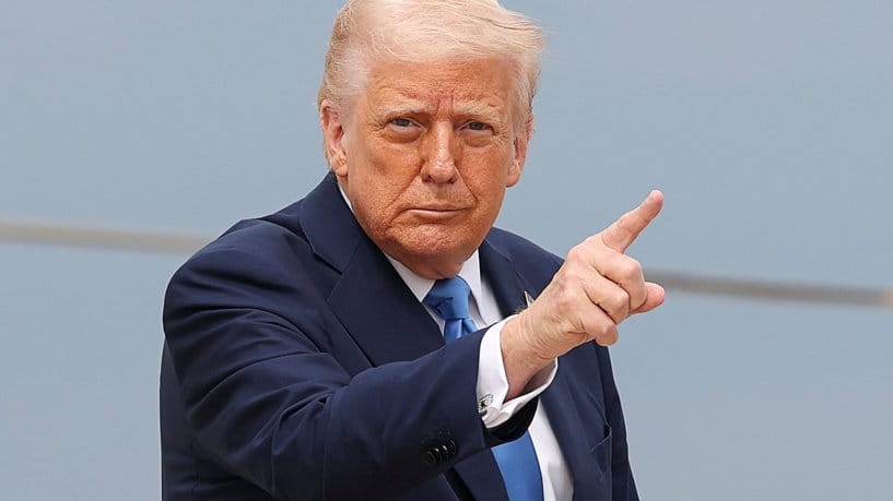ترامب: أنقذت خامنئي سابقاً.. وسأضرب إيران إذا واصلت التخصيب