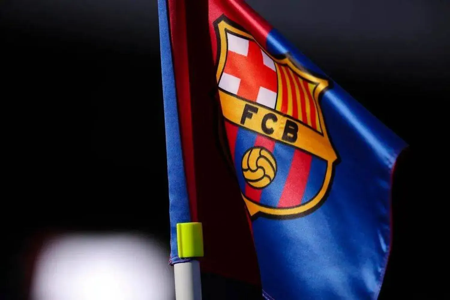 الكونغو تمد برشلونة بـ44 مليون يورو