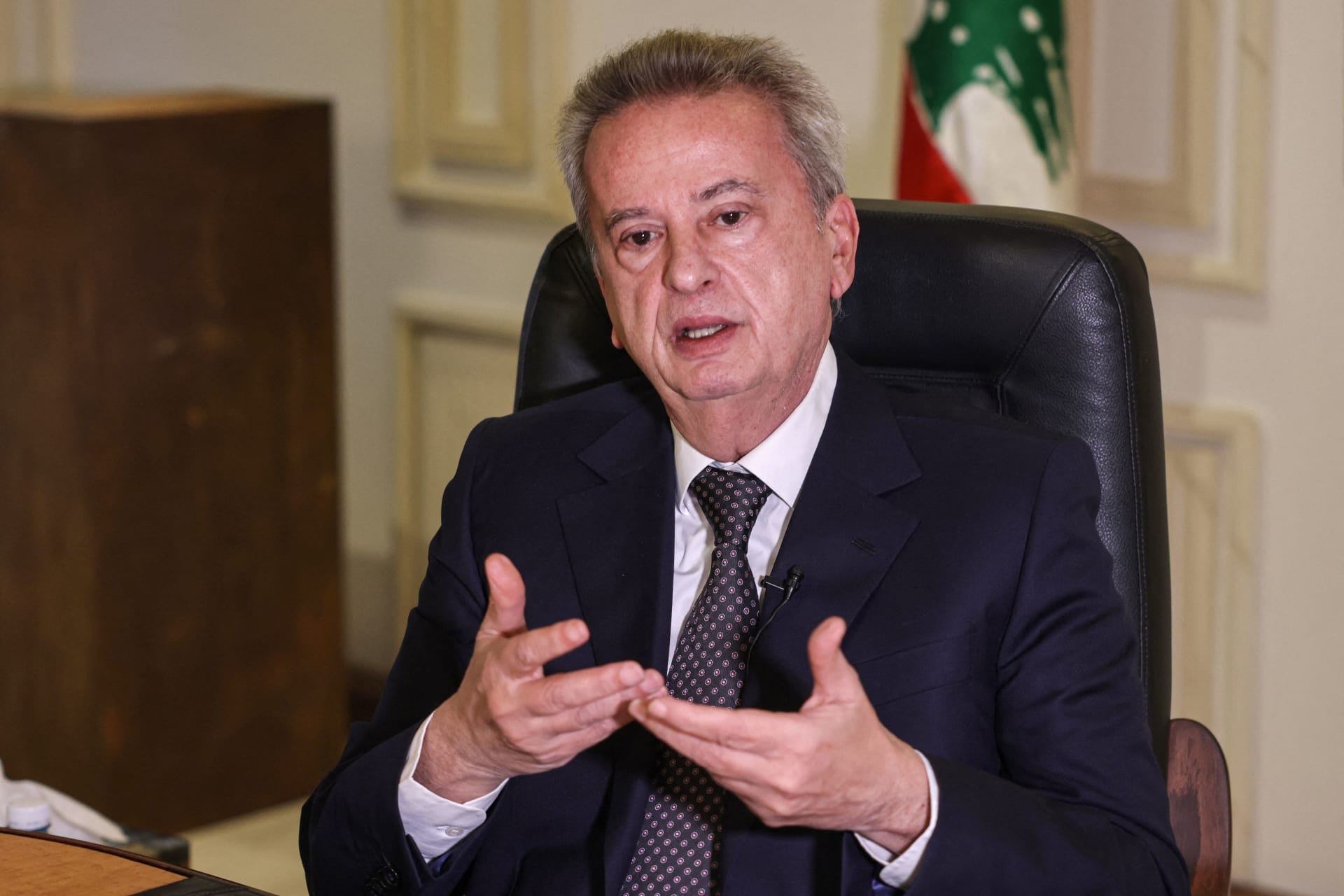 إطلاق سراح حاكم مصرف لبنان السابق بأعلى كفالة في تاريخ البلاد