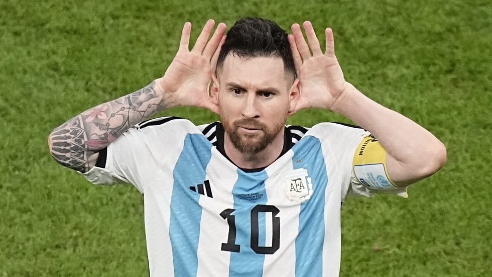 ميسي يلمّح لوداع المنتحب: “الرقصة الأخيرة” في تصفيات كأس العالم
