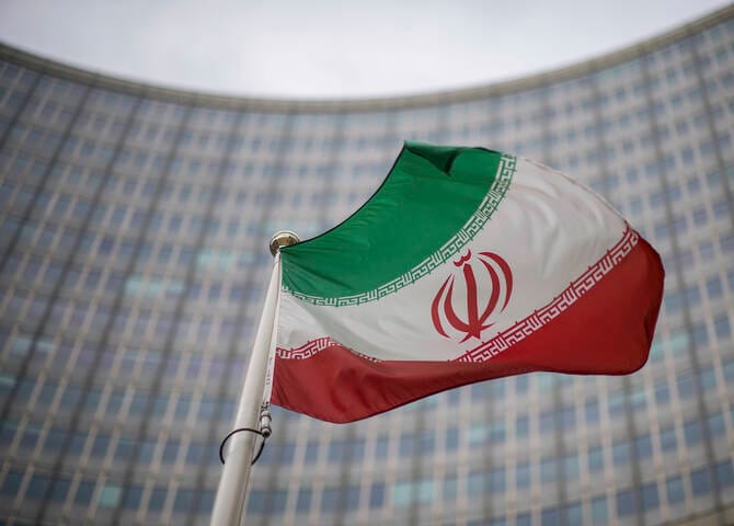 إيران تحبط تهريب أكثر من 700 مسيّرة.. مخبأة بهيكل سفينة