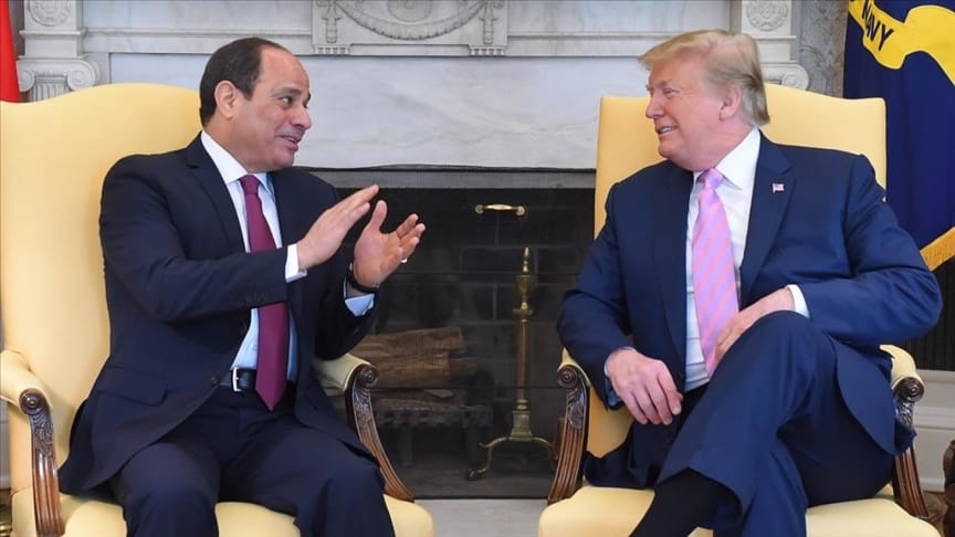 السيسي يمنح ترامب "قلادة النيل