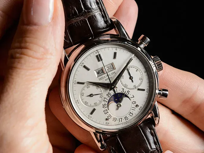 خلال 9 دقائق ونصف.. ساعة يد تحصد 17.6 مليون دولار في مزاد