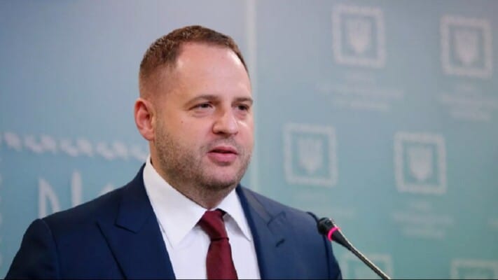 بعد مغادرته المنصب.. مدير مكتب زيلينسكي يكشف خطته المقبلة