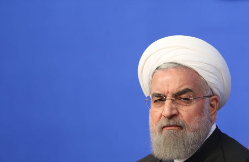 حسن روحاني يهاجم البرلمان والتلفزيون الرسمي