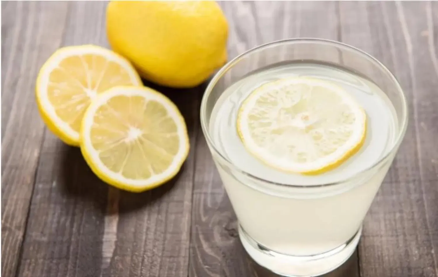 فوائد خفية لماء الليمون تظهر مع الاستخدام اليومي