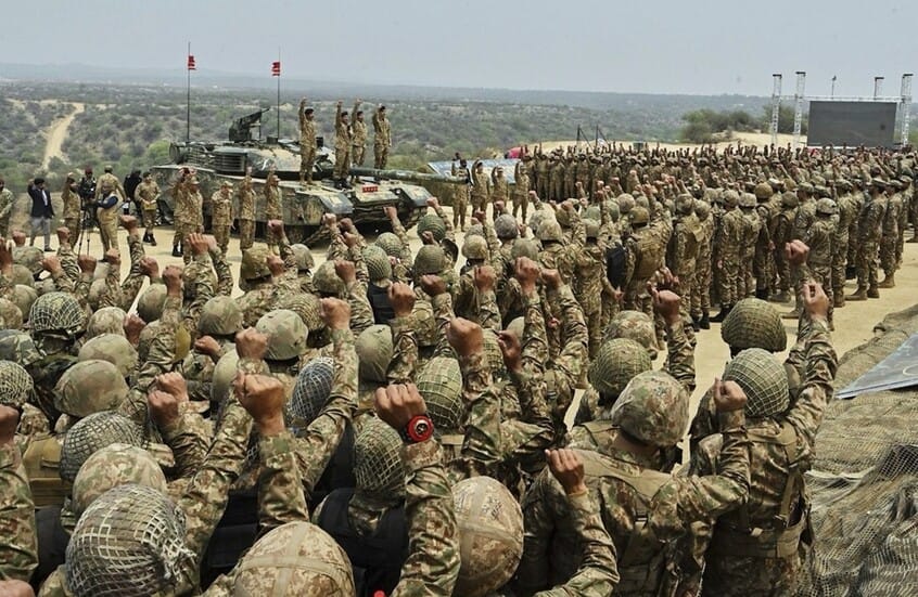 قتلى بهجوم انتحاري على مقر للقوات شبه العسكرية في باكستان