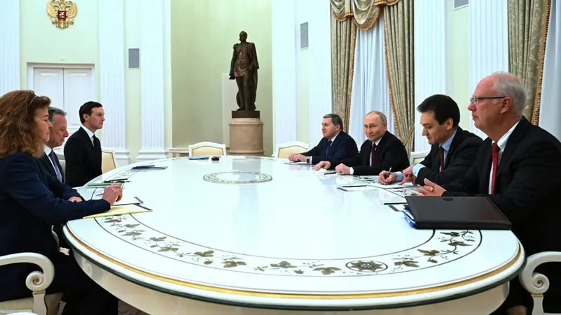 موسكو: لقاء بوتين بالوفد الأميركي مثمر رغم طول طريق التفاهم