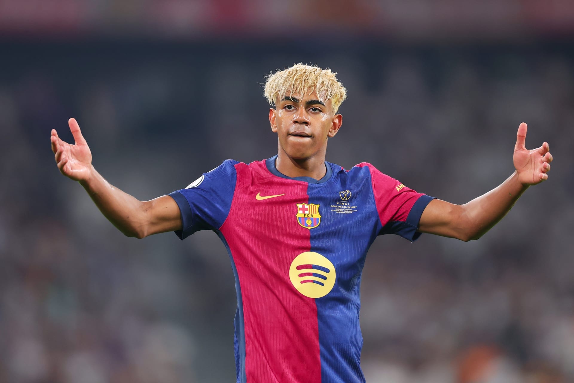 لامين يامال يكشف أسرار شقته وحياته الشخصية