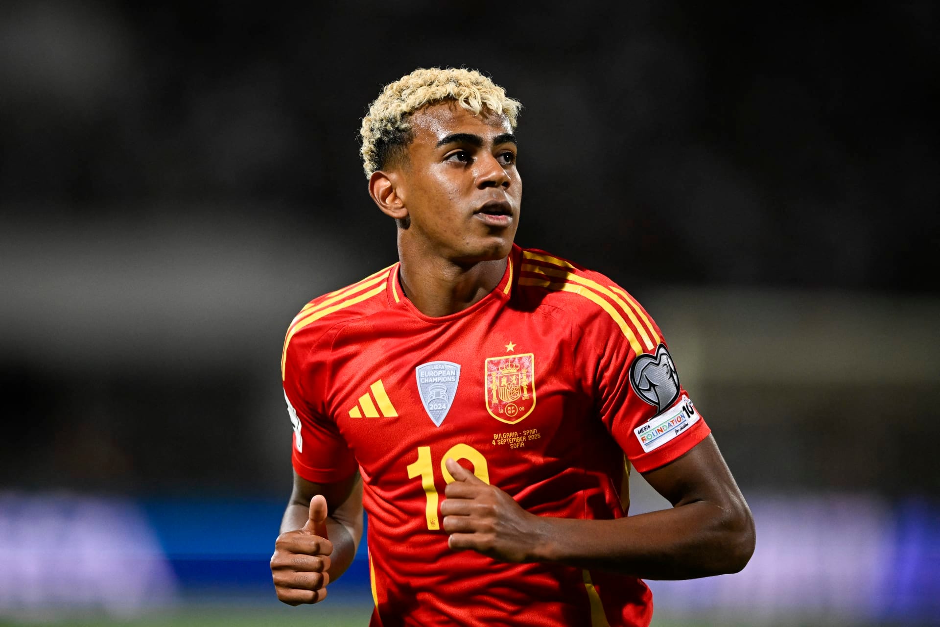 سر عن حياته كشفه لامين يامال.. لماذا يستيقظ ليلاً؟