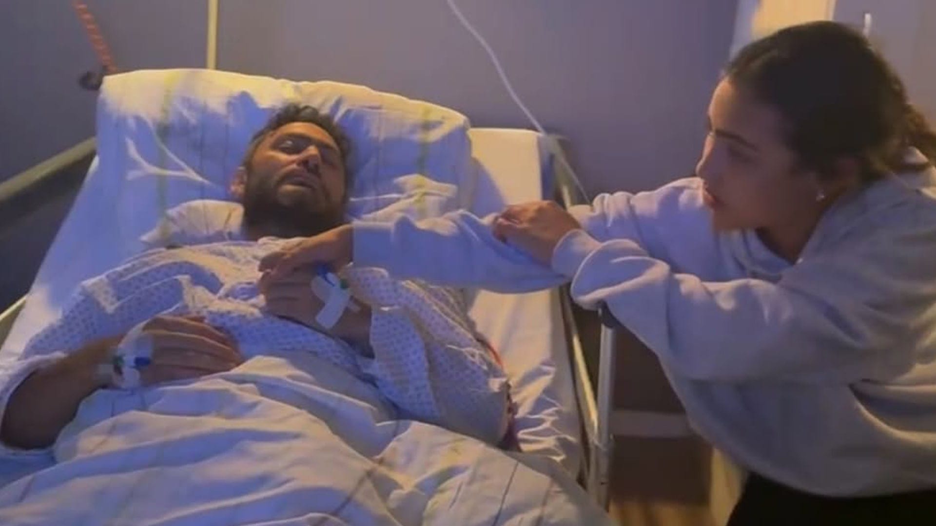 أحمد سعد يكشف وضع تامر حسني الصحي: في سريره لا يتحرك