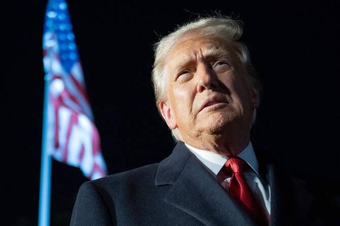 ترامب: سفن ضخمة وقوية تتجه حالياً إلى إيران